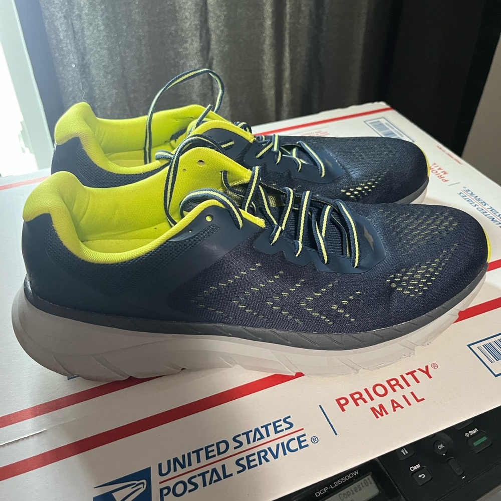 Men’s Avia Size 11.5 Running Shoes